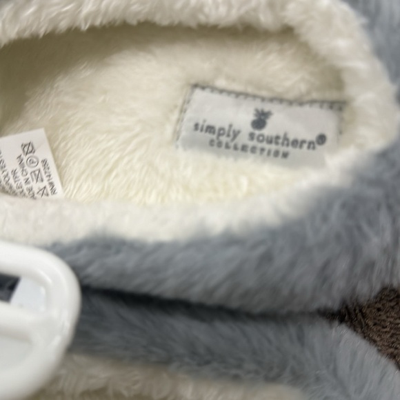 SIMPLY SOUTHERN WOMEN'S FOOTBALL BUNNY SLIPPERS NWT - Picture 4 of 8